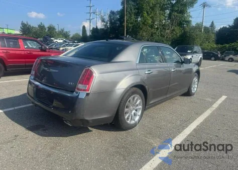 2012 Chrysler 300 Limited z USA, uszkodzony, nr VIN 2C3CCACG7CH243246